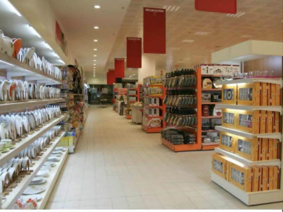 (Προς Πώληση) Επαγγελματικός Χώρος Κατάστημα || Αθήνα Νότια/Γλυφάδα - 121 τ.μ, 9.500€ 