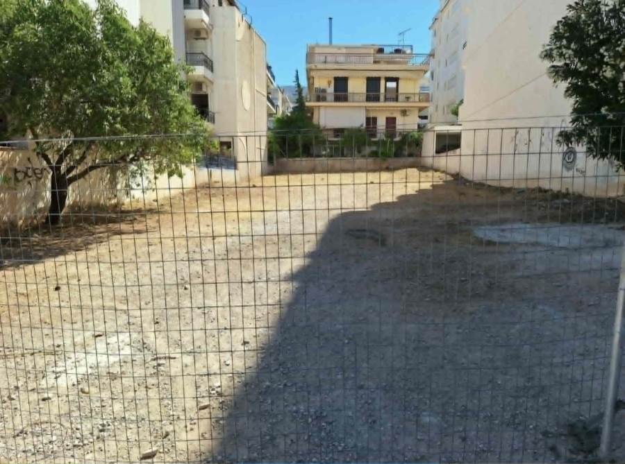(Προς Πώληση) Αξιοποιήσιμη Γη Οικόπεδο || Αθήνα Νότια/Γλυφάδα - 451 τ.μ, 900.000€ 